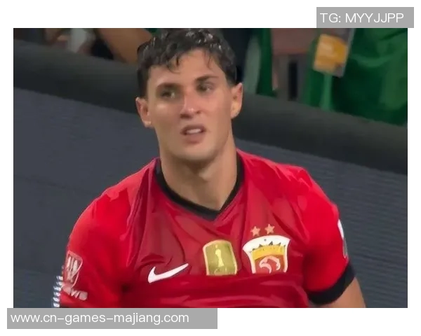 埃奇库姆自信满满精准把握得分机会展现出色表现 埃奇库姆自信满满精准把握得分机会展现出色表现