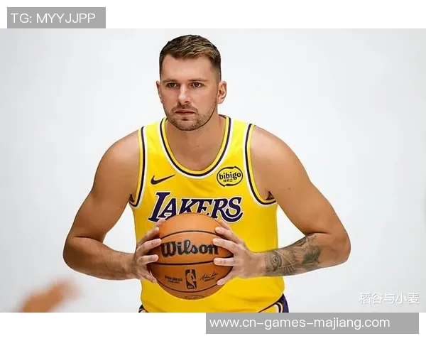 雷迪克赞东契奇扣篮精彩释放情绪让人惊喜